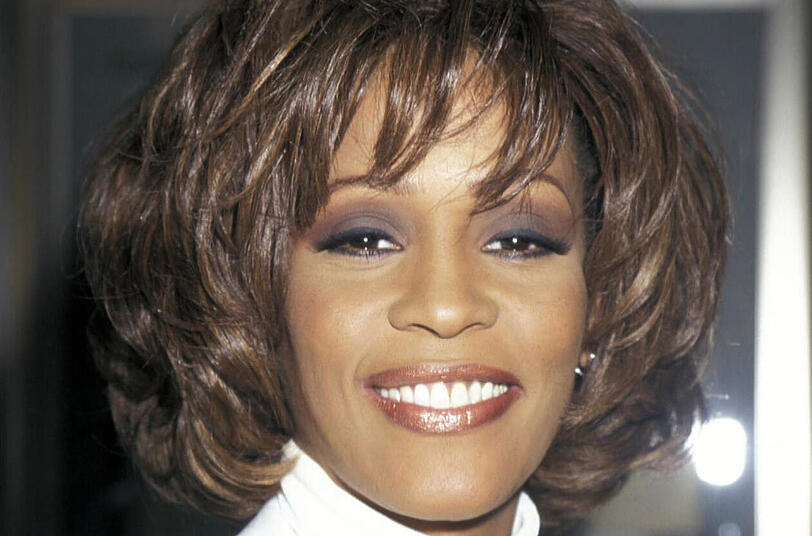 Im Februar 2012 trifft Ramsey gegen Sunderland, kurz danach stirbt Pop-Diva Whitney Houston.