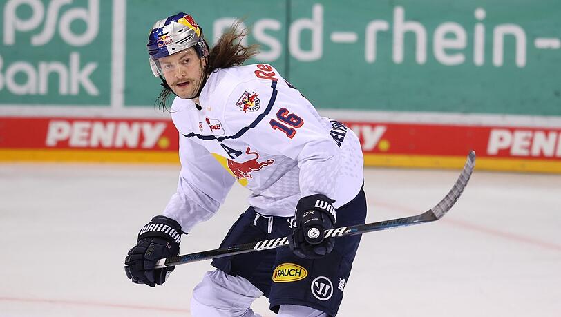 Seit 2016 spielt er schon beim EHC Red Bull München - und es geht weiter! Verteidiger und Identifikationsfigur Konrad Abeltshauser bleibt dem Verein treu.