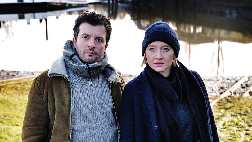 "Solo f&uuml;r Weiss: T&ouml;dliche Wahl": Ben Salawi (Camill Jammal, l.) und seine Kollegin Nora Weiss (Anna Maria M&uuml;he) ermitteln in einem Mordfall.