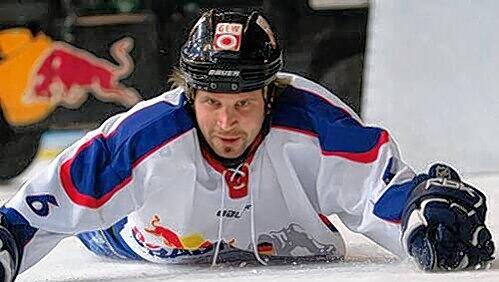 "Mich hat es auch einmal kräftig aufgestellt": EHC-Ass Markus Kocher beim Red Bull Crashed Ice. "Mich hat es auch einmal kräftig aufgestellt": EHC-Ass Markus Kocher beim Red Bull Crashed Ice.