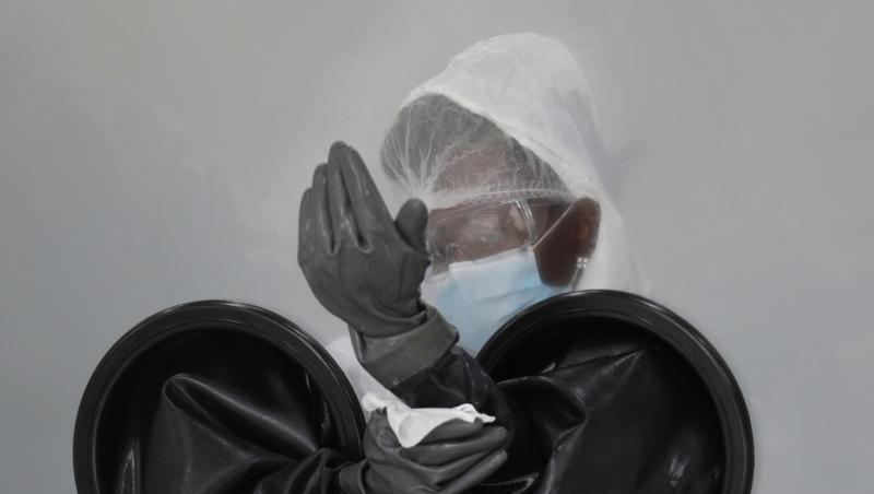 Die USA testen Hunderttausende Menschen pro Tag auf das Coronavirus - und kommen mit dem Auswerten nicht hinterher. Die USA testen Hunderttausende Menschen pro Tag auf das Coronavirus - und kommen mit dem Auswerten nicht hinterher.