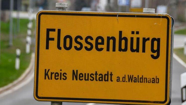 Das Ortsschild von Flossenbürg. Foto: Armin Weigel/Archivbild