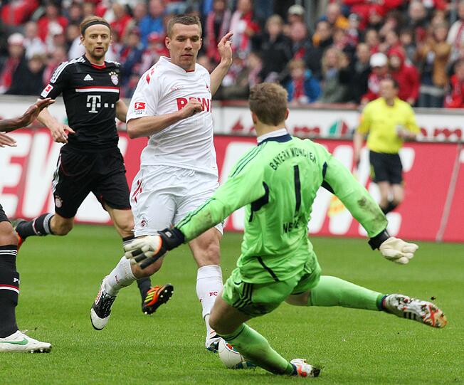 MANUEL NEUER: Nach seiner Pause gegen Stuttgart wieder im Praxistest. Hatte wenig zu tun. Wenn, dann aber auf der Höhe. Beim Anschlusstreffer von Novakovic ohne Abwehrchance. Die echten Prüfungen kommen am 12. und 19. Mai. Note:3