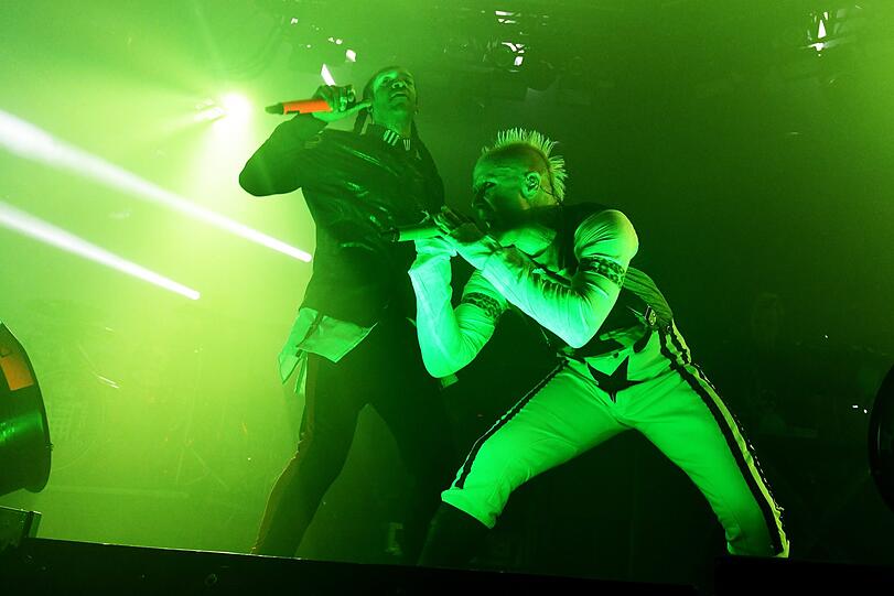 Keith Flint (rechts) und Keith Palmer von The Prodigy versetzen das Publikum in Ekstase.