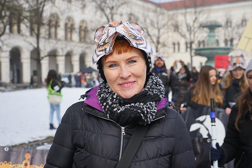 Hunderte Demonstranten setzten sich am Samstag für Zirkus ohne Tiere ein.