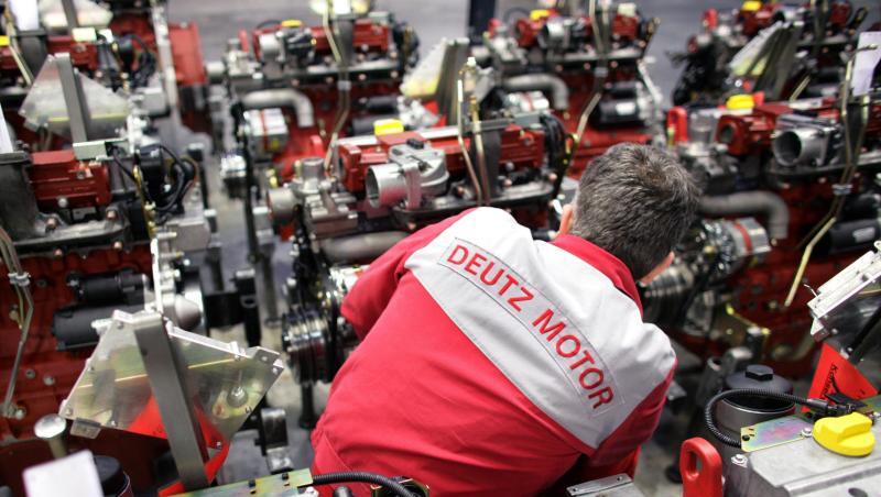Deutz muss sparen und will dafür Stellen abbauen, nach eigenen Angaben aber "betriebsbedingte Kündigungen vermeiden" (Archiv). Deutz muss sparen und will dafür Stellen abbauen, nach eigenen Angaben aber "betriebsbedingte Kündigungen vermeiden" (Archiv).