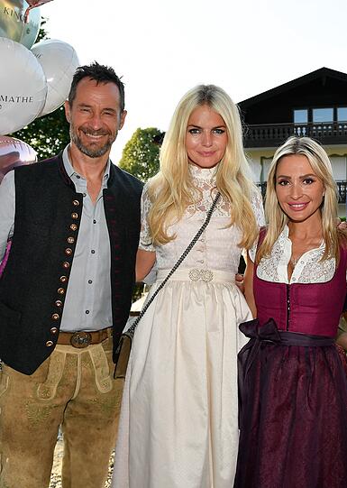 Sebastian Copeland, Dr. Caroline Copeland und Gastgeberin Kinga Mathe