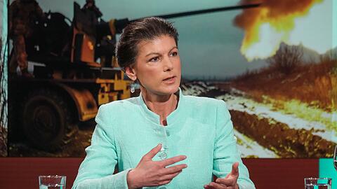 Die Linken-Politikerin Sahra Wagenknecht während der ARD-Sendung "hart aber fair".