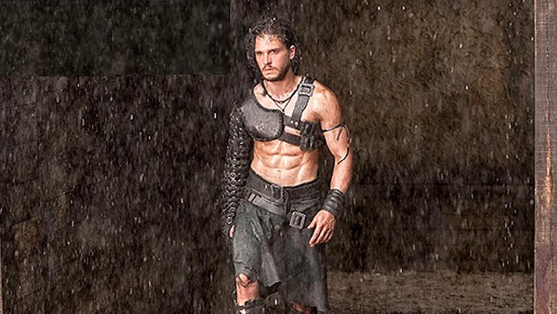 Gladiator Milo (Kit Harington) betritt die Arena Gladiator Milo (Kit Harington) betritt die Arena