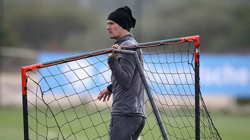 Die Löwen im Trainingslager in Troia: Nach einem Laufstufen-Test zum Start steht am Dreikönigstag wieder der Ball im Mittelpunkt des mehr oder weniger fröhlichen Treibens.