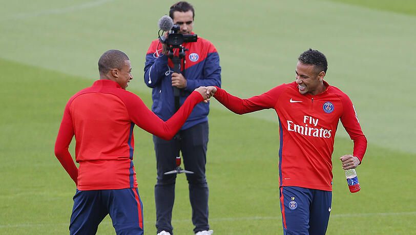 Vieldiskutierte Transfers in diesem Sommer: Kylian Mbappé und Neymar, beide Paris St. Germain. Vieldiskutierte Transfers in diesem Sommer: Kylian Mbappé und Neymar, beide Paris St. Germain.