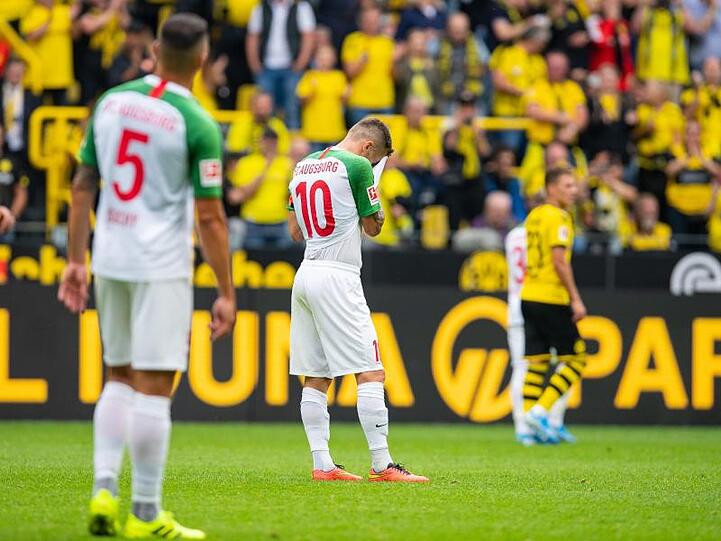Der FC Augsburg schied in der ersten DFB-Pokalrunde aus und kam beim BVB unter die Räder.