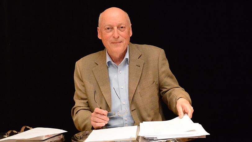 Karl-Heinz Meier-Braun war lange Redaktionsleiter International beim SWR. Er ist Honorarprofessor für Politikwissenschaft der Uni Tübingen und Mitglied des Rates für Migration.