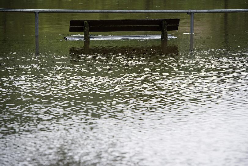 Auch in Bayern sind wegen des Dauerregens aktuell viele Flüsse und Seen über die Ufer getreten, so wie in dieser Woche im Landkreis Kulmbach.