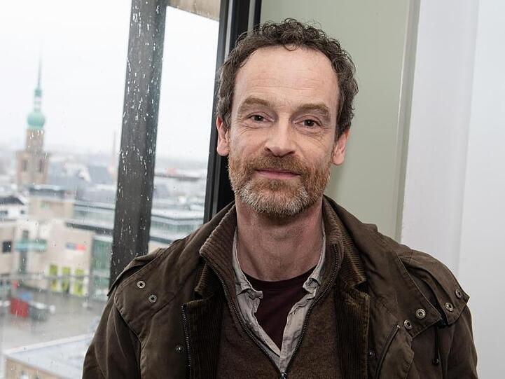 Schauspieler Jörg Hartmann als Peter Faber bei Dreharbeiten in Dortmund.