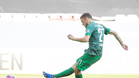 Augsburgs Alfred Finnbogason im Einsatz.