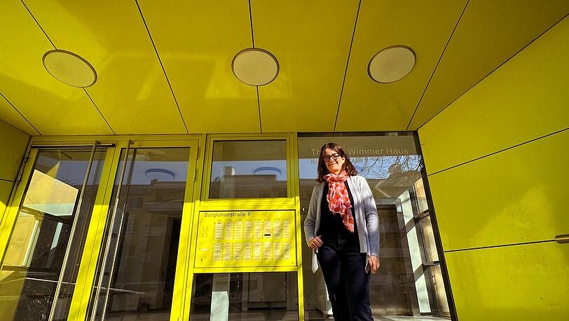 Hier soll schnell ein Neubau entstehen, kündigt Kathrin Abele an.
