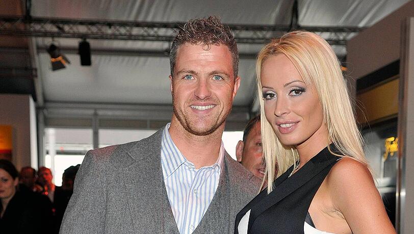 2015 ließen sich Ralf und Cora Schumacher scheiden. Das Ex-Paar hat einen gemeinsamen Sohn. 2015 ließen sich Ralf und Cora Schumacher scheiden. Das Ex-Paar hat einen gemeinsamen Sohn.