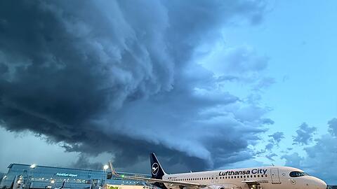 Auch in Hessen braute sich schon am Abend ein Gewitter zusammen.