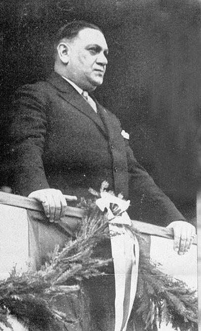 Kurt Landauer 1930 bei einem Bayern-Vereinsjubiläum. Kurt Landauer 1930 bei einem Bayern-Vereinsjubiläum.
