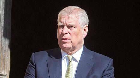 Andrew Mountbatten-Windsor d&uuml;rfte "not amused" sein, wenn der Fu&szlig;weg vor seiner Haust&uuml;r ein &ouml;ffentlicher Wanderweg wird.