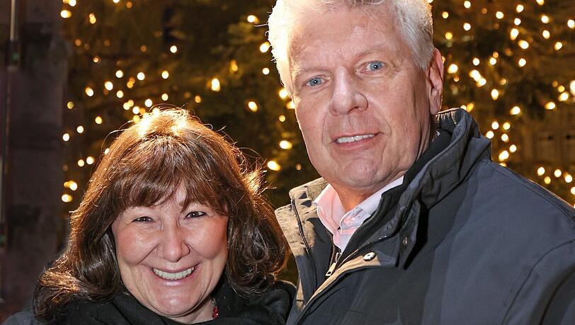 Petra und Dieter Reiter am Rathausbalkon. Petra und Dieter Reiter am Rathausbalkon.