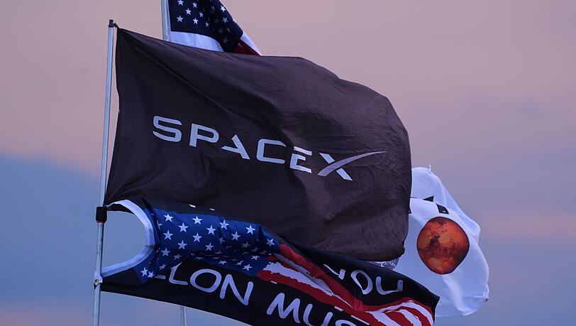 Space X &uuml;bernimmt Cursor. Das Start-up vertreibt Software-Tools, die Programmierern dabei helfen sollen, Code effizienter zu schreiben und Fehler schneller zu beheben.