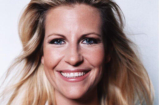 Eigentlich ist Isabella Müller-Reinhardt Sportmoderatorin, doch für die AZ wagt sie sich auch in die Modebranche.