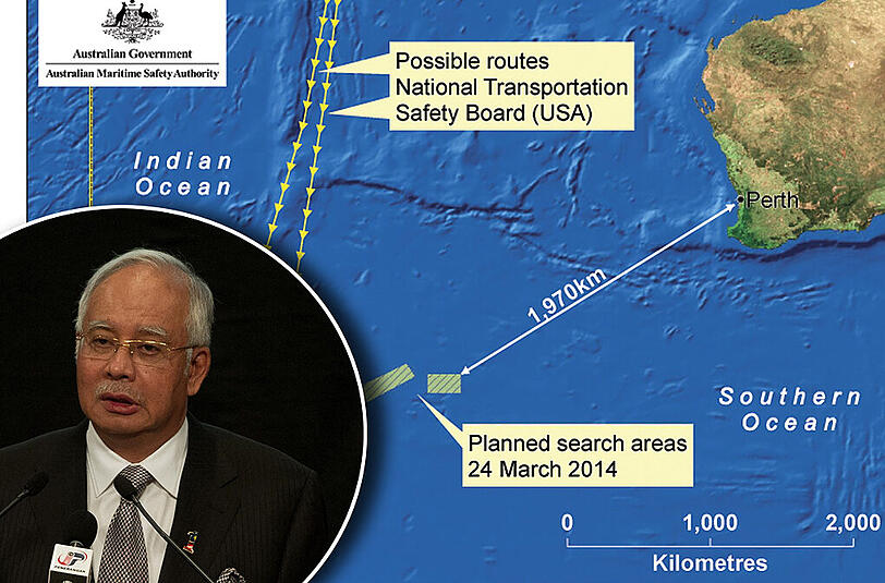 Kleines Bild: Malaysias Regierungschef Najib Razak. Hintergrund: Das Suchgebiet im Indischen Ozean. Hier liegt die vermisste Boeing MH370
