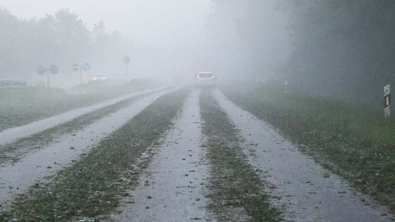 Auf zahlreichen Straßen lagen Unmengen an herunter gefallenem Laub.