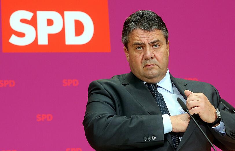 Der Jahreswirtschaftsbericht wird von Sigmar Gabriel am Mittwoch in Berlin vorgestellt. (Archivbild)