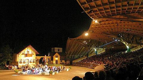 Das Foto zeigt Zuschauer während einer Aufführung der Freilichtspiele Altusried im Allgäu. Foto: Markt Altusried/Archiv