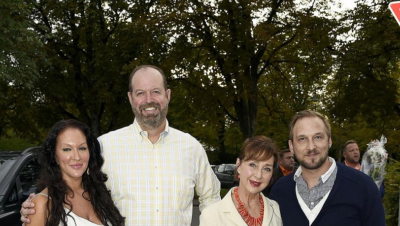 Allegra Curtis und Matthew Dean, Christine Kaufmann und Peter Kollmann Allegra Curtis und Matthew Dean, Christine Kaufmann und Peter Kollmann