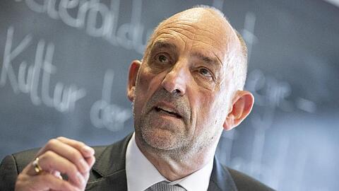 Der Vorstandsvorsitzende der Bundesagentur für Arbeit in Nürnberg, Detlef Scheele, spricht vor Journalisten.