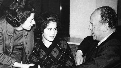 Oscar Schindler traf nach 1945 noch einige der Menschen, die er gerettet hatte, darunter - wie hier - auch Kinder.