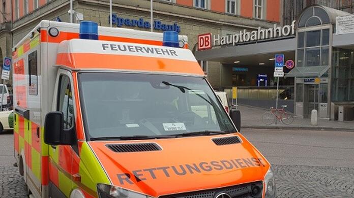 Der Mann gab an, Drogen konsumiert zu haben und einen Arzt zu benötigen. (Symbolbild)
