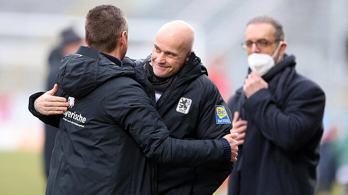 Trainer Michael Köllner (l.) und Vereinspräsident Robert Reisinger nach dem 1:0-Sieg der Löwen Ende Januar bei Viktoria Köln.