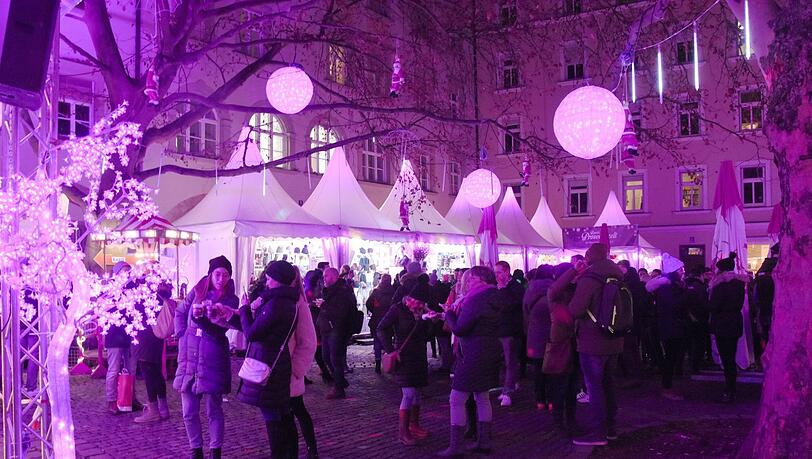 Am Stephansplatz wird's jedes Jahr Pink. Am Stephansplatz wird's jedes Jahr Pink.