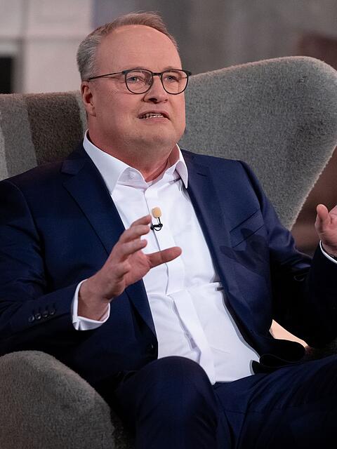 Oliver Welke hat f&uuml;r einen Witz &uuml;ber die Fans von Howard Carpendale Kritik bekommen, auch vom Schlagers&auml;nger selbst. (Archivbild)