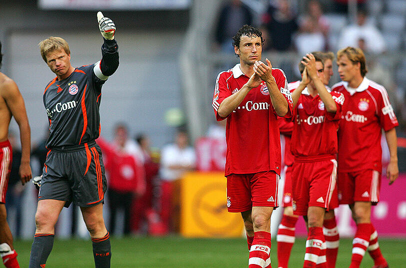 Daumen hoch vom Titan! Die Bayern schlagen Aachen während der Wiesn 2006 mit 2:1. Auch gegen Inter Mailand gelingt in der Champions League ein Sieg (2:0), gegen Bielefeld (1:2) und Wolfsburg (0:1) verliert der FCB aber.