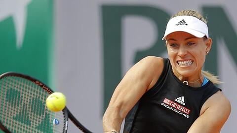 Angelique Kerber hat beim Turnier in Osaka die erste Runde überstanden.