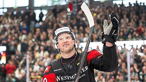 Erst Heimspiel in Rosenheim, nun WM? EHC-Kapitän Hager.