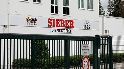 Das Firmengelände der Großmetzgerei Sieber. Ihr Insolvenzverwalter Josef Hingerl sieht die Schuld für das Ende des Traditionsunternehmens bei den Behörden.