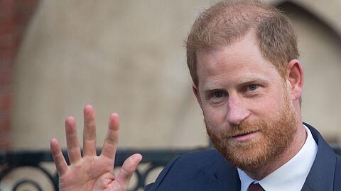"ZDFroyal: Kommt Prinz Harry zur&uuml;ck?": Nach "Megxit", Enth&uuml;llungen und Zerw&uuml;rfnis sucht Prinz Harry wieder die Ann&auml;herung an seine Familie.