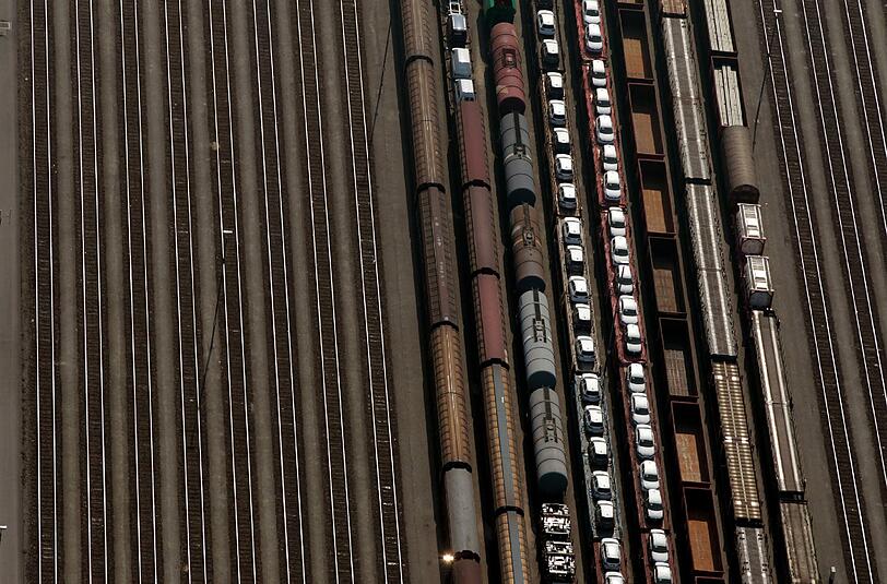 Voll vernetzt - das bayerische Schienennetz ist 6310 Kilometer lang. Zum Vergleich: Das ist fast so weit wie von München nach New York.