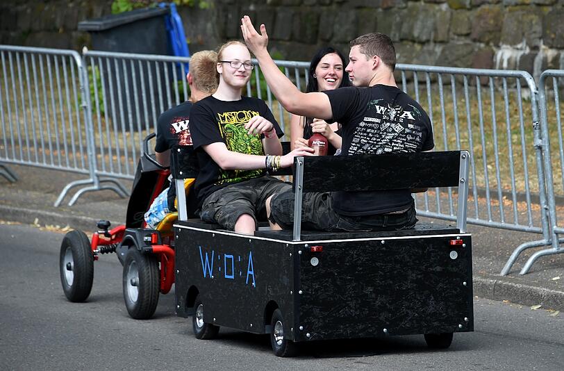 Die Vorbereitungen laufen auf Hochtouren. Am Donnerstag beginnt das legendäre Heavy-Metal-Festival in Wacken - bereits zum 25. Mal. Die ersten Metal-Fans sind auch schon da. Die ersten Bilder von Wacken 2014!