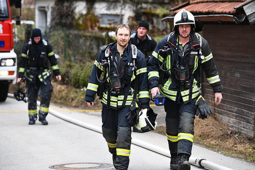 Der Sachschaden beträgt 35.000 Euro - die Ursache für den Kellerbrand ist derzeit noch unklar. Die Bilder vom Feuerwehreinsatz.