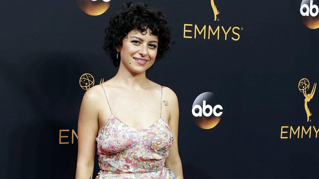 Wohnen Brad Pitt und Alia Shawkat schon zusammen ...