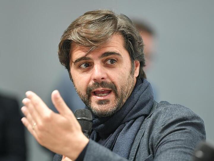 Der Journalist Juan Moreno auf der Frankfurter Buchmesse. Foto: Jens Kalaene/zb/dpa