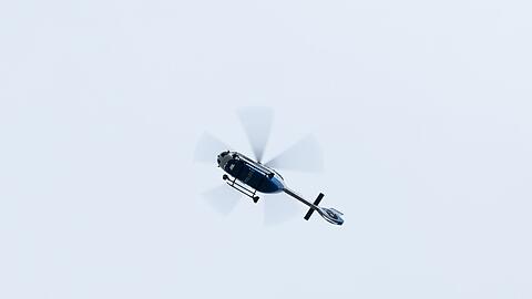 Die Besatzung eines Polizeihubschraubers wurde mehrfach mit einem gr&uuml;nen Laser geblendet. (Symbolbild)